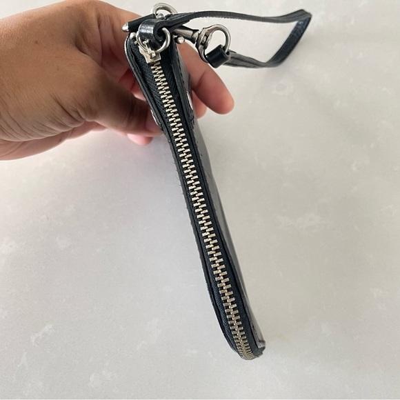 GAP BLACK LEATHER WALLET POUCHZIPPER CLOSURE - Picture 3 of 13